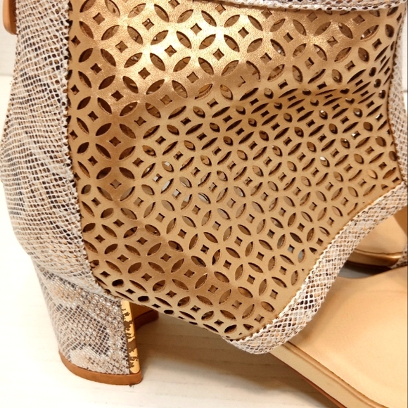 Ashro Open Toe Block Heel Booties Gold & Snake Print Sz 8.5 - Picture 9 of 13